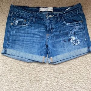 Abercrombie & Fitch shorts size 2 w26